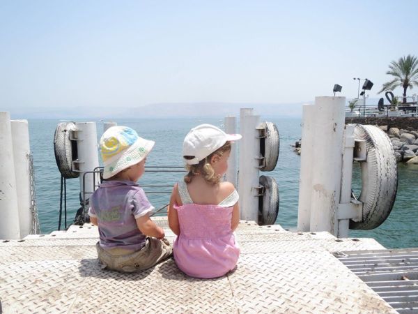 kids on dock OsnatHalperinBarlev