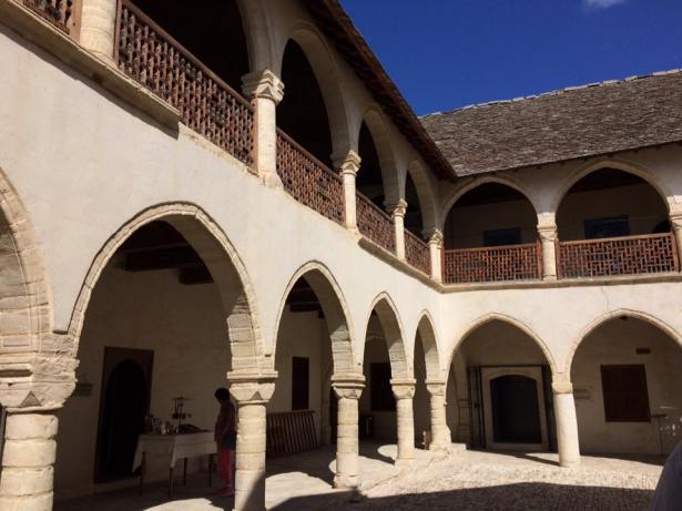 Amodos arches SmadarHalperinEpshtein