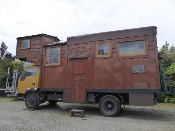 Dolphin Cab AtaraKatz