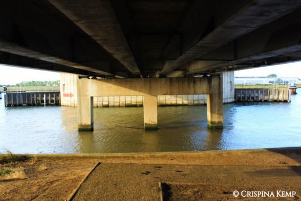 under-new-bridge Crispina Kemp