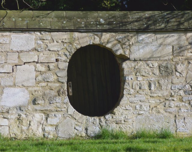 hobbit-door-sue-vincent