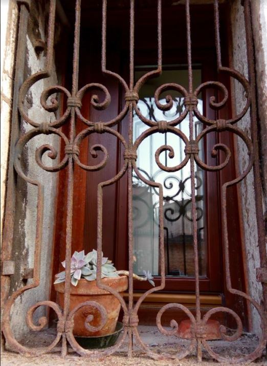 gate-photo-promt-unknown-submission